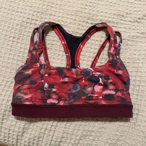Lululemon sports bra